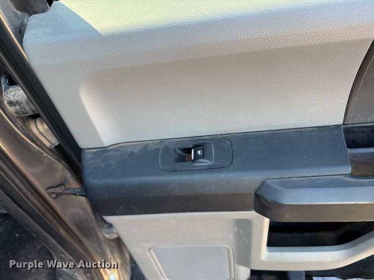 image for item EJ8776 2018 Ford F150 SuperCrew pickup truck