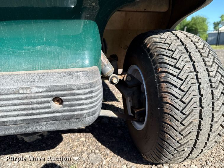 image for item EJ8782 2003 Club Car DS golf cart