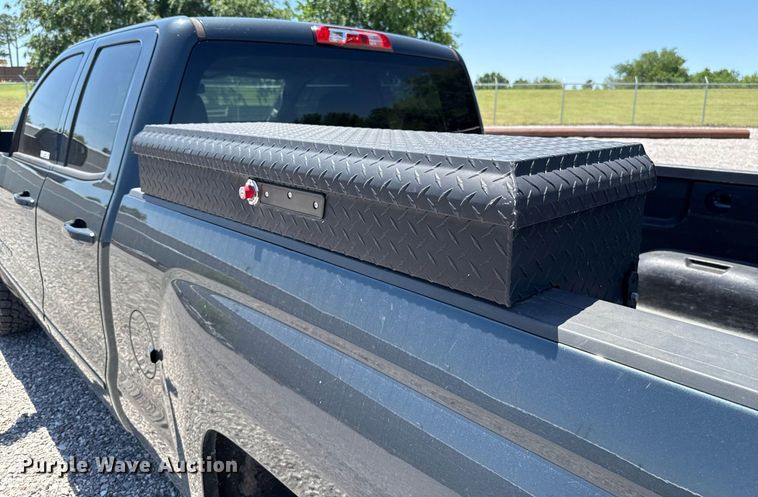 image for item EJ8784 2018 Chevrolet Silverado 1500 Double Cab pickup truck