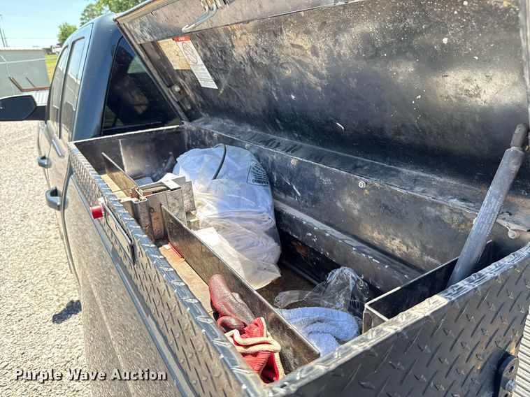 image for item EJ8784 2018 Chevrolet Silverado 1500 Double Cab pickup truck