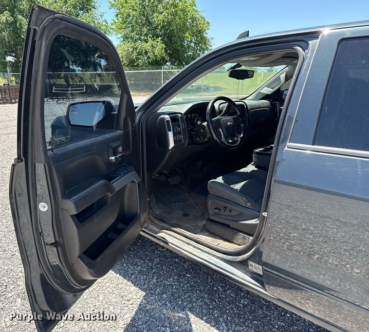 image for item EJ8784 2018 Chevrolet Silverado 1500 Double Cab pickup truck