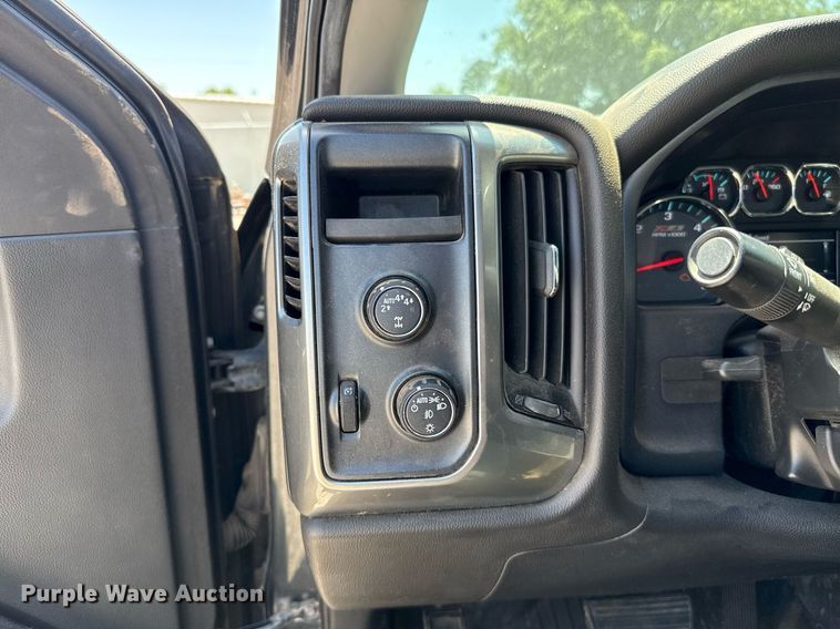 image for item EJ8784 2018 Chevrolet Silverado 1500 Double Cab pickup truck