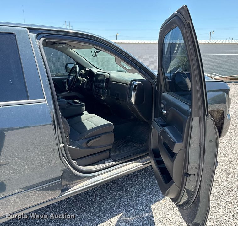 image for item EJ8784 2018 Chevrolet Silverado 1500 Double Cab pickup truck