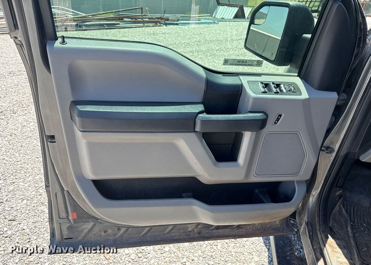 image for item EJ8785 2019 Ford F150 SuperCab pickup truck