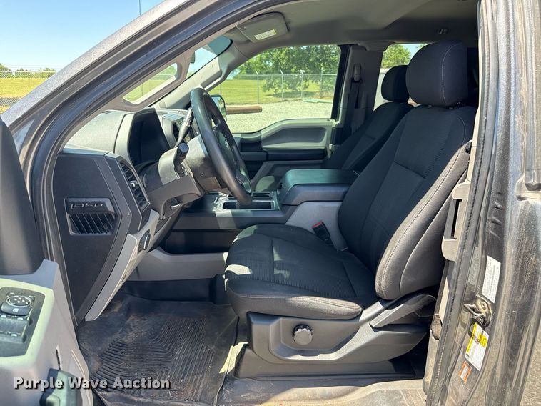 image for item EJ8785 2019 Ford F150 SuperCab pickup truck