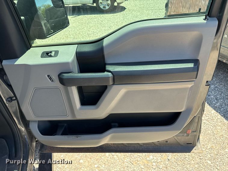 image for item EJ8785 2019 Ford F150 SuperCab pickup truck