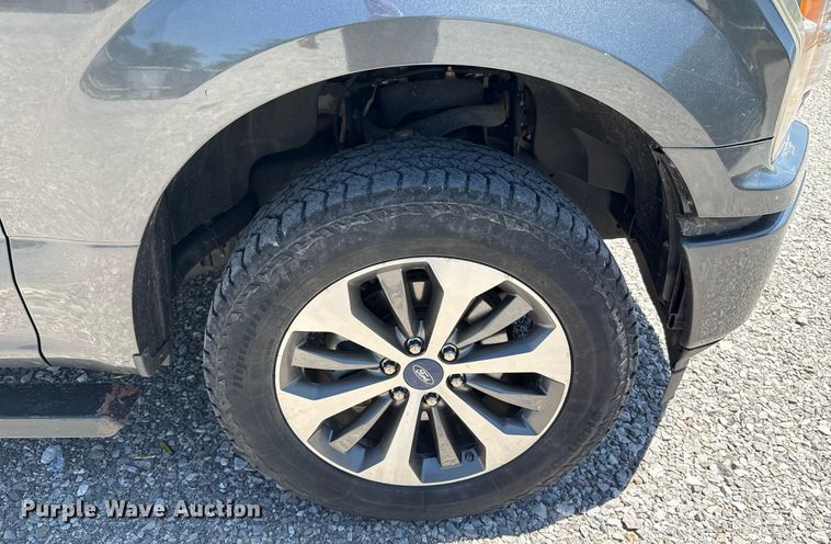 image for item EJ8785 2019 Ford F150 SuperCab pickup truck