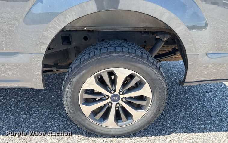 image for item EJ8785 2019 Ford F150 SuperCab pickup truck