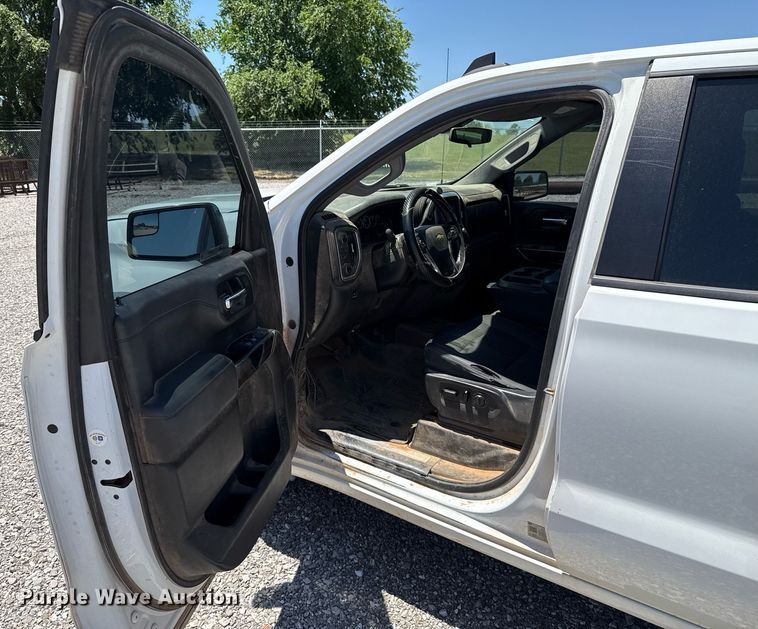 image for item EJ8786 2019 Chevrolet Silverado 1500 Double Cab pickup truck