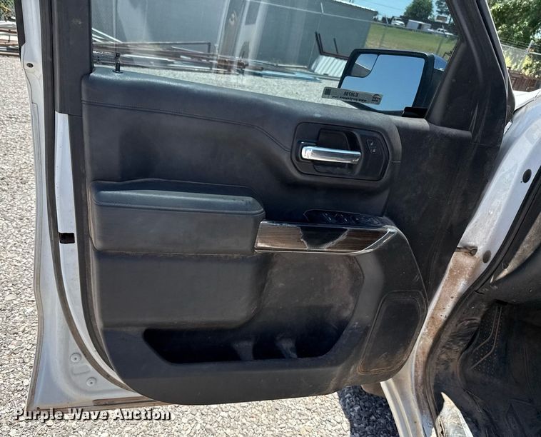 image for item EJ8786 2019 Chevrolet Silverado 1500 Double Cab pickup truck