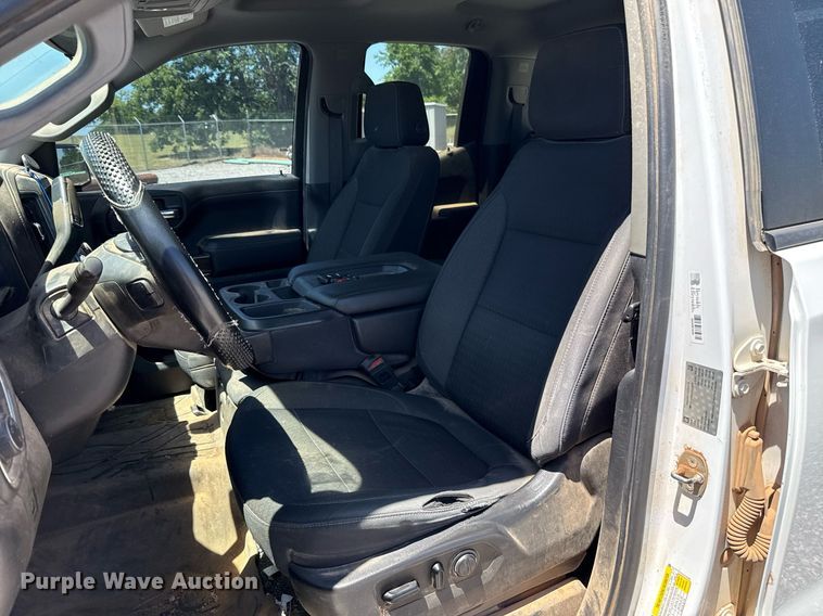 image for item EJ8786 2019 Chevrolet Silverado 1500 Double Cab pickup truck