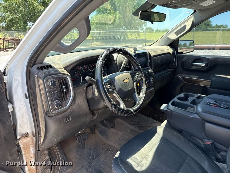 image for item EJ8786 2019 Chevrolet Silverado 1500 Double Cab pickup truck