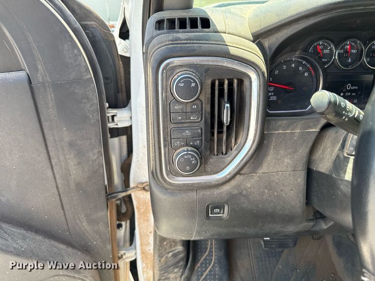 image for item EJ8786 2019 Chevrolet Silverado 1500 Double Cab pickup truck