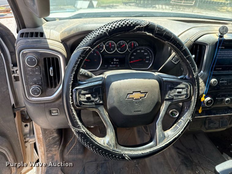 image for item EJ8786 2019 Chevrolet Silverado 1500 Double Cab pickup truck