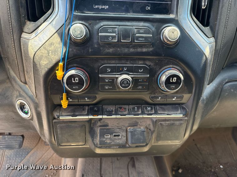 image for item EJ8786 2019 Chevrolet Silverado 1500 Double Cab pickup truck