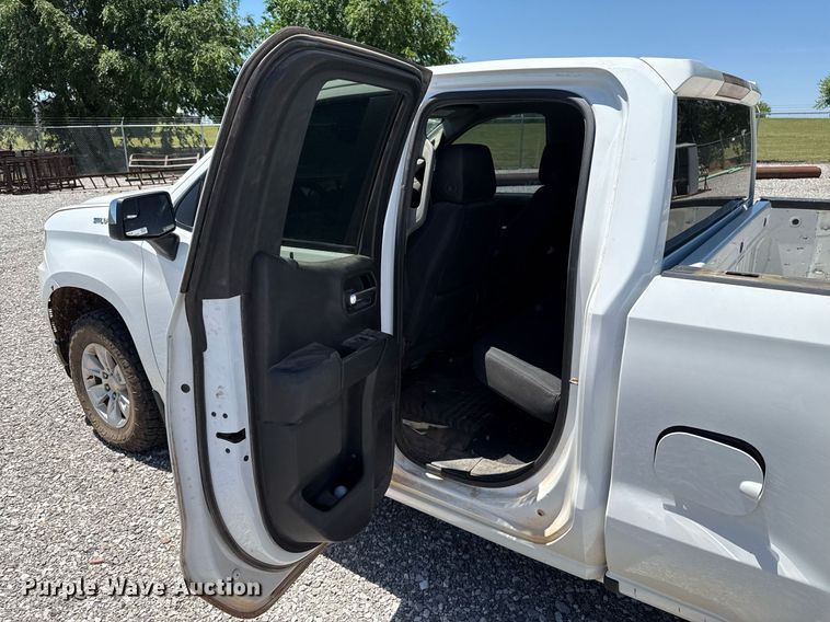 image for item EJ8786 2019 Chevrolet Silverado 1500 Double Cab pickup truck