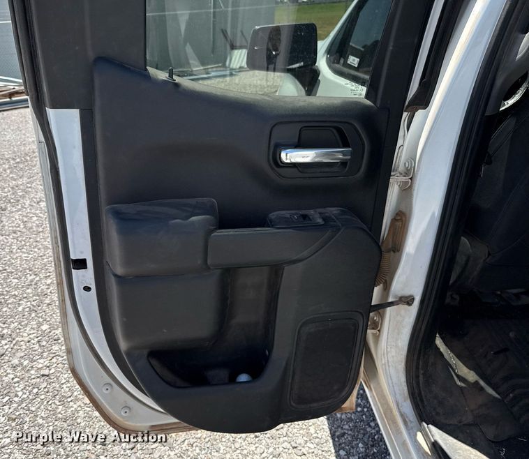 image for item EJ8786 2019 Chevrolet Silverado 1500 Double Cab pickup truck