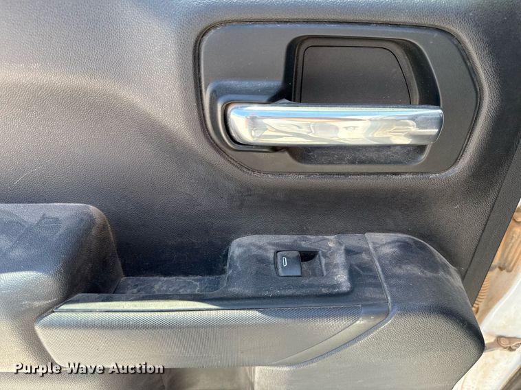 image for item EJ8786 2019 Chevrolet Silverado 1500 Double Cab pickup truck