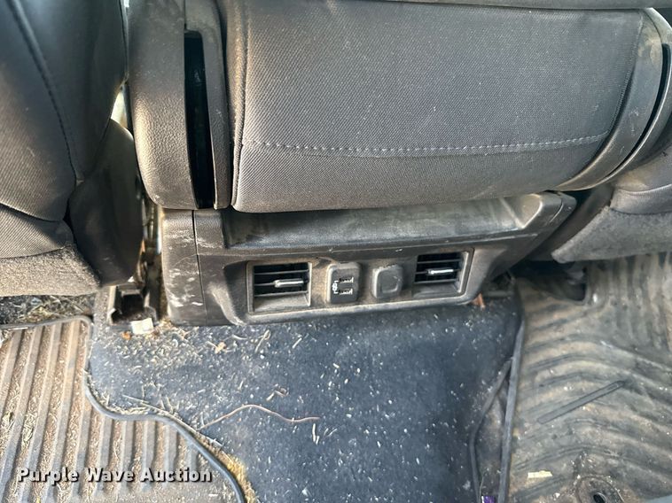 image for item EJ8786 2019 Chevrolet Silverado 1500 Double Cab pickup truck