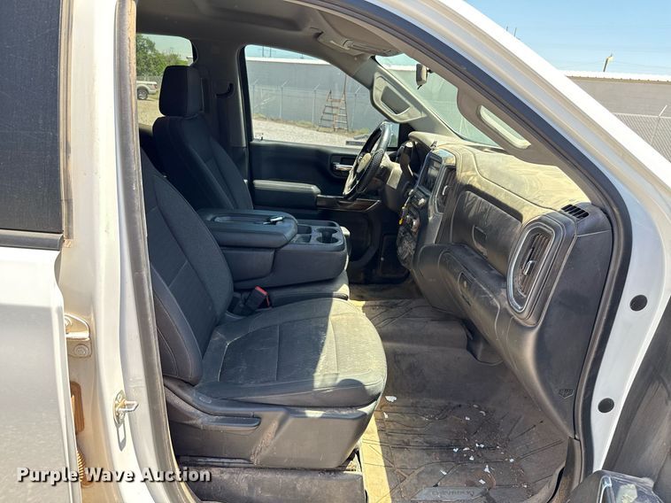 image for item EJ8786 2019 Chevrolet Silverado 1500 Double Cab pickup truck