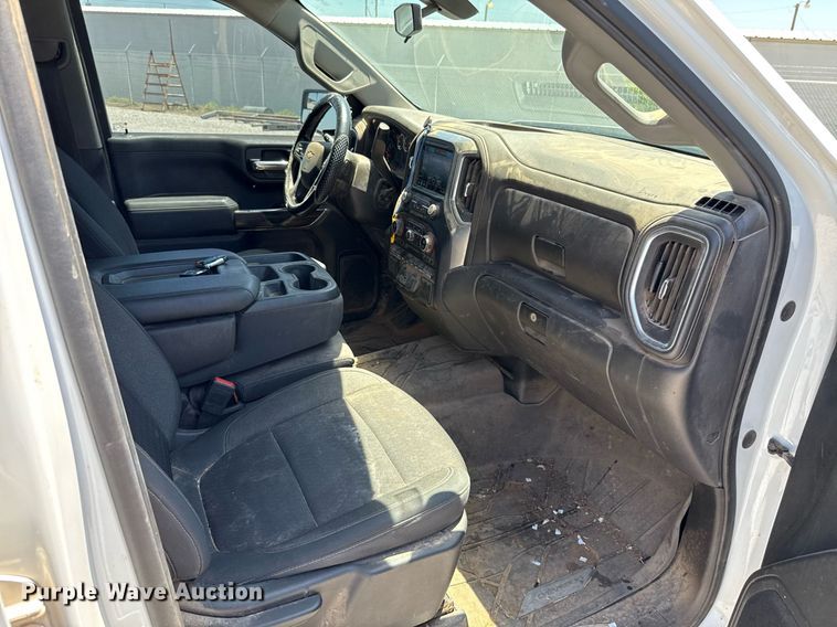 image for item EJ8786 2019 Chevrolet Silverado 1500 Double Cab pickup truck