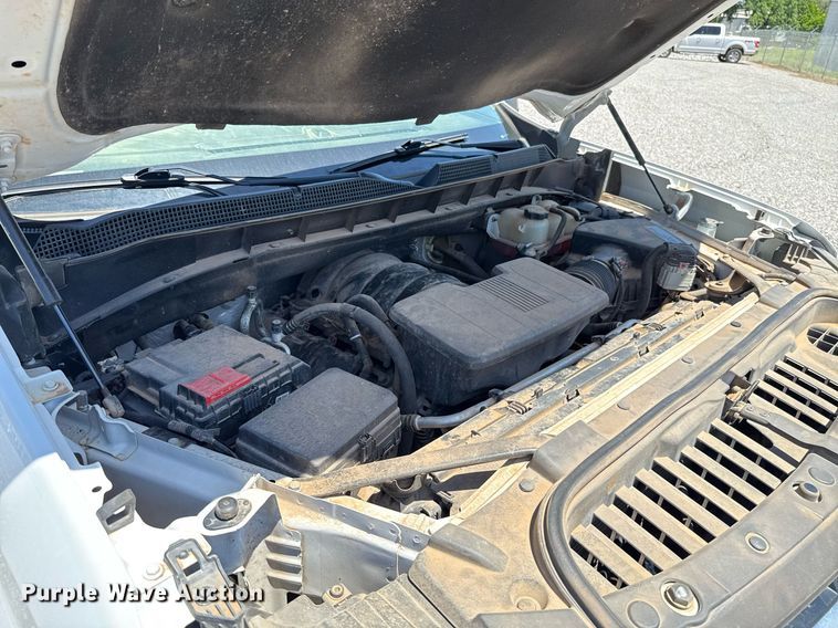 image for item EJ8786 2019 Chevrolet Silverado 1500 Double Cab pickup truck