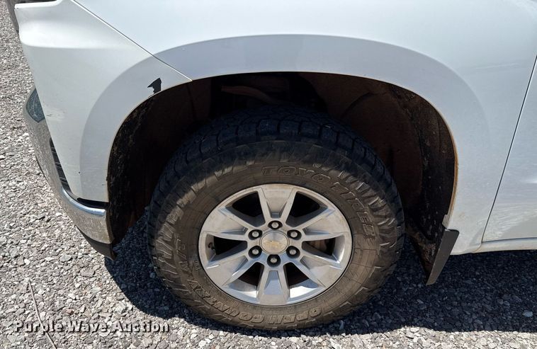 image for item EJ8786 2019 Chevrolet Silverado 1500 Double Cab pickup truck