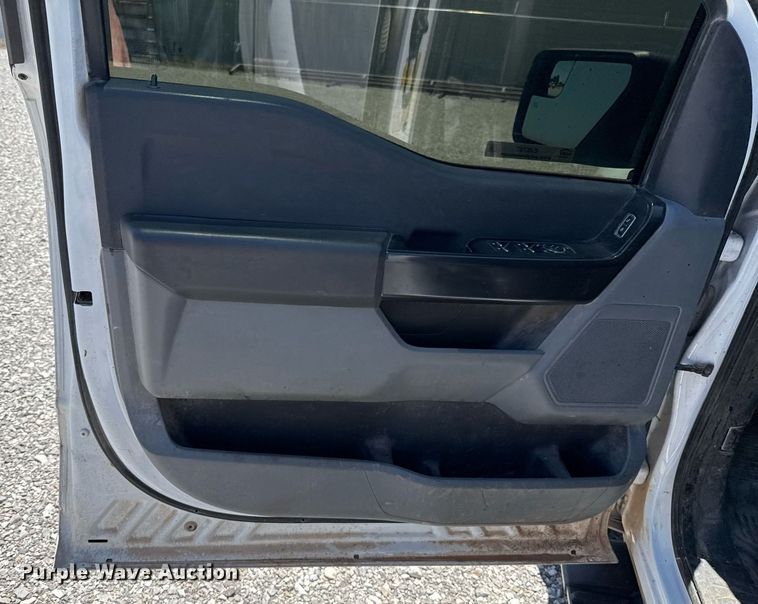 image for item EJ8787 2022 Ford F150 SuperCrew pickup truck