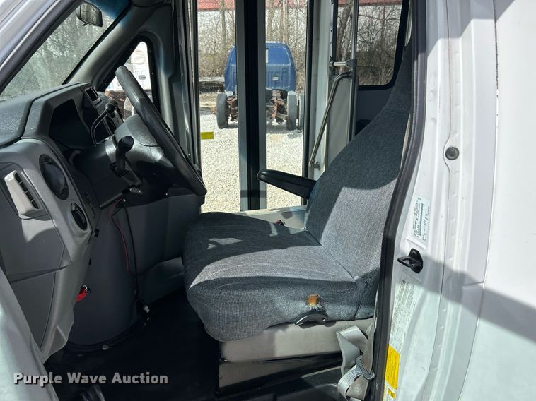 image for item EK2786 2011 Ford E350 Super Duty shuttle bus