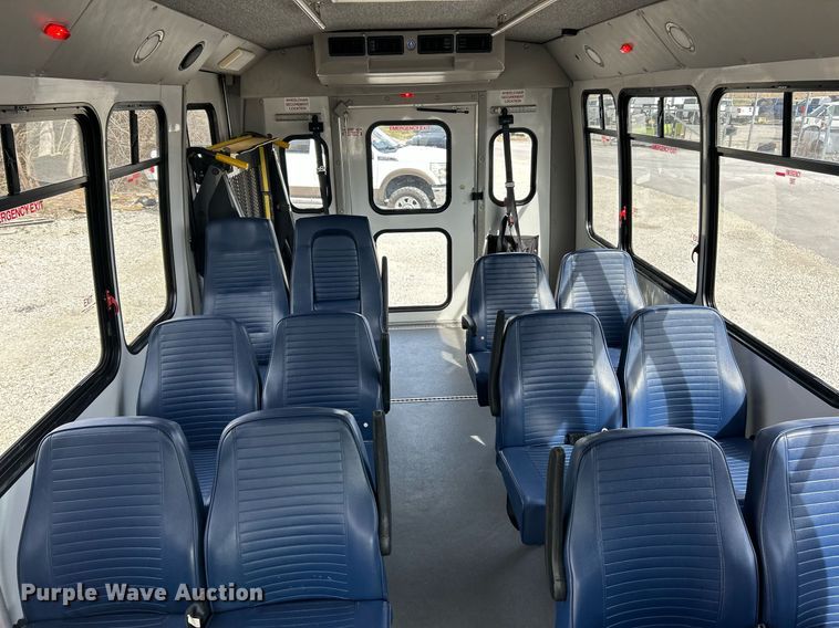 image for item EK2786 2011 Ford E350 Super Duty shuttle bus