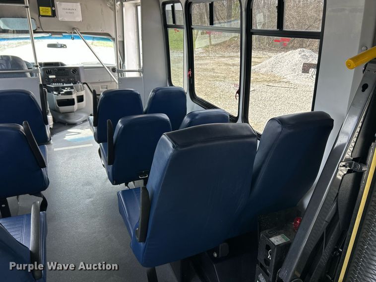 image for item EK2786 2011 Ford E350 Super Duty shuttle bus