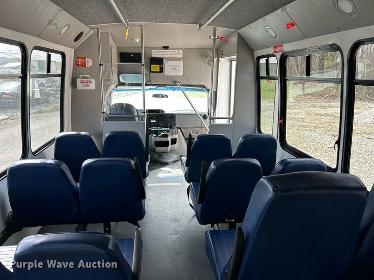 image for item EK2786 2011 Ford E350 Super Duty shuttle bus