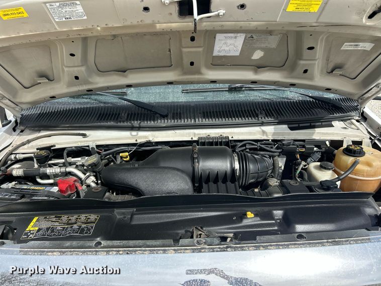 image for item EK2786 2011 Ford E350 Super Duty shuttle bus