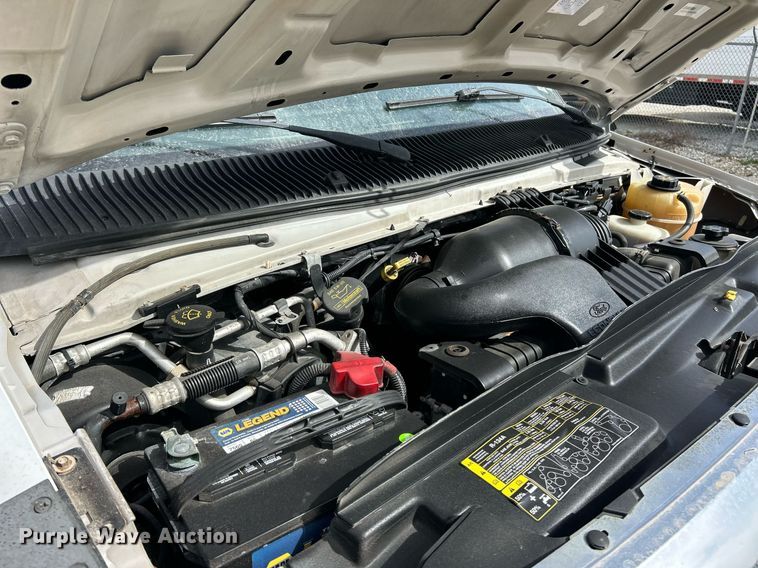 image for item EK2786 2011 Ford E350 Super Duty shuttle bus