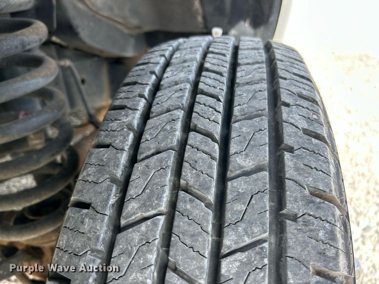 image for item EK2786 2011 Ford E350 Super Duty shuttle bus