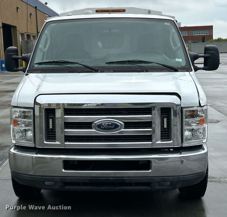 image for item EK2998 2011 Ford E350 Super Duty utility van