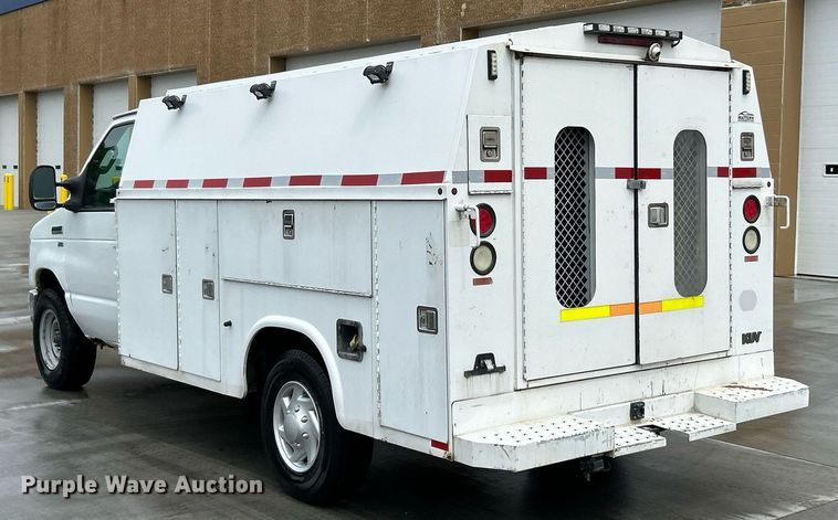 image for item EK2998 2011 Ford E350 Super Duty utility van