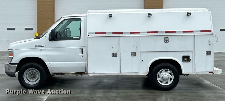 image for item EK2998 2011 Ford E350 Super Duty utility van
