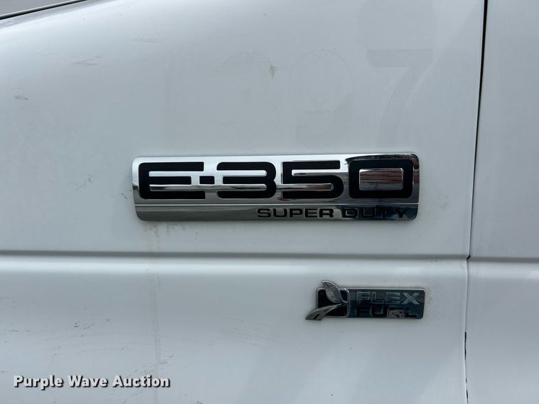 image for item EK2998 2011 Ford E350 Super Duty utility van