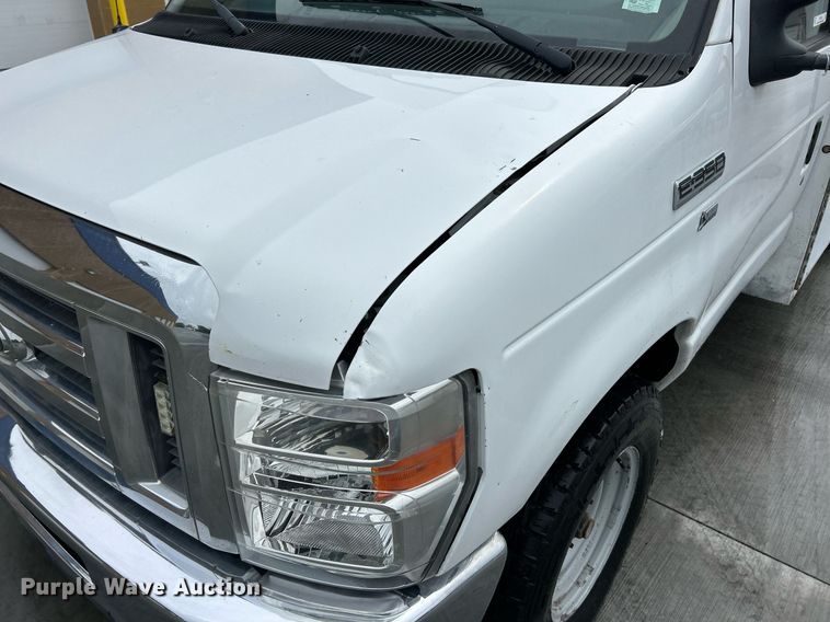 image for item EK2998 2011 Ford E350 Super Duty utility van
