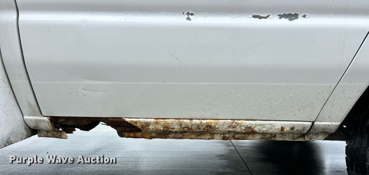 image for item EK2998 2011 Ford E350 Super Duty utility van