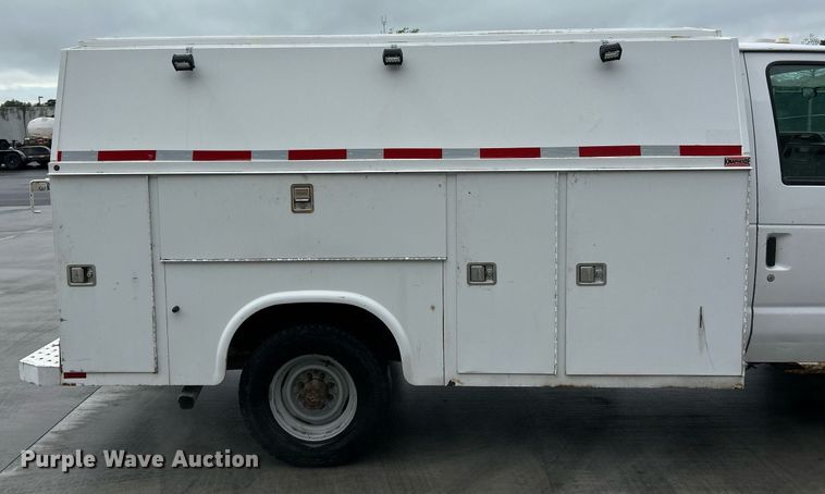 image for item EK2998 2011 Ford E350 Super Duty utility van