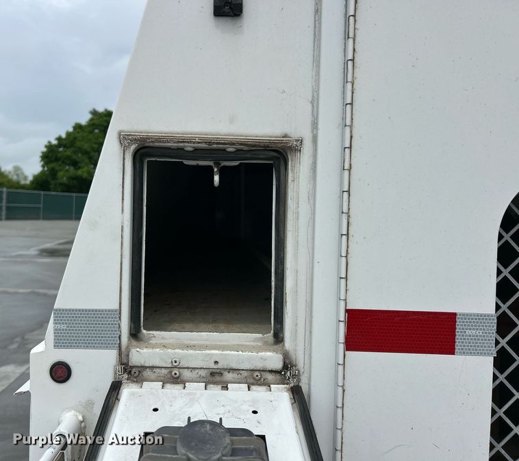 image for item EK2998 2011 Ford E350 Super Duty utility van