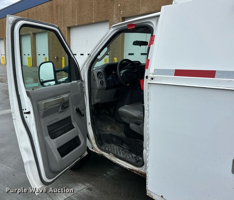 image for item EK2998 2011 Ford E350 Super Duty utility van