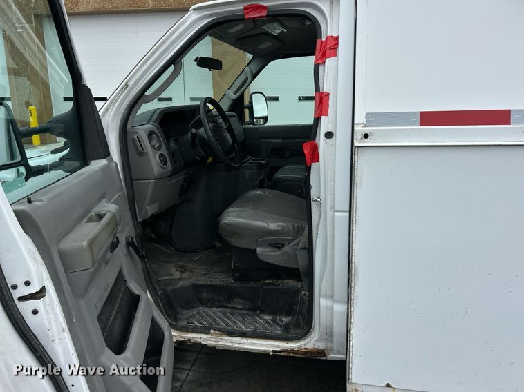 image for item EK2998 2011 Ford E350 Super Duty utility van