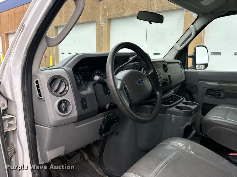 image for item EK2998 2011 Ford E350 Super Duty utility van