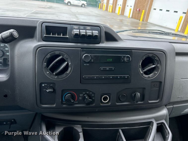 image for item EK2998 2011 Ford E350 Super Duty utility van