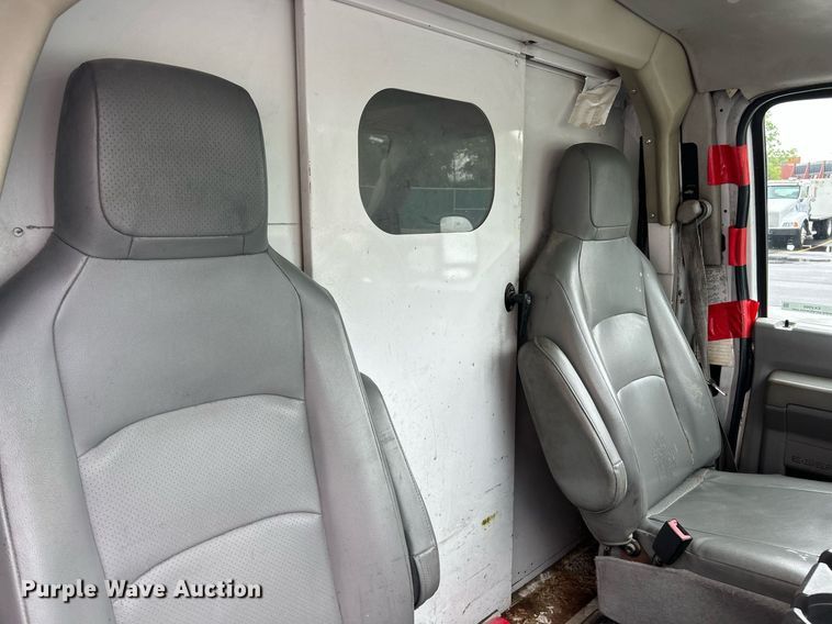 image for item EK2998 2011 Ford E350 Super Duty utility van