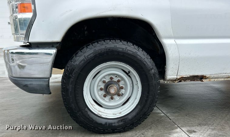 image for item EK2998 2011 Ford E350 Super Duty utility van