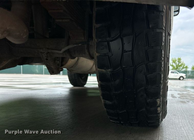 image for item EK2998 2011 Ford E350 Super Duty utility van